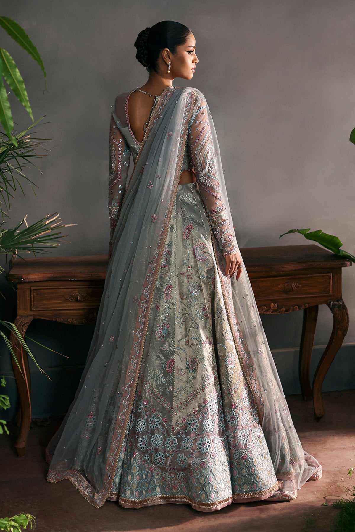 AFROZEH | La Fuchsia 2025 - Elanora