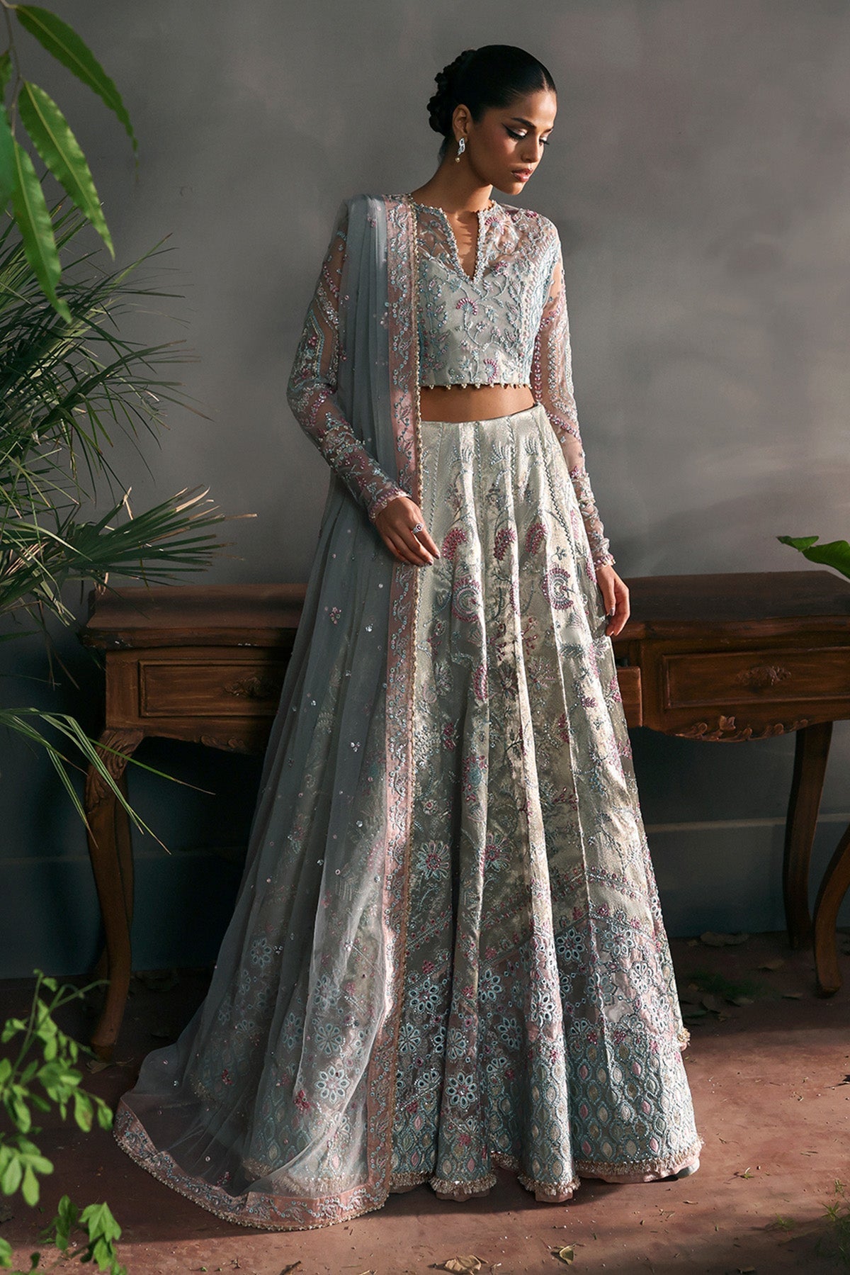 AFROZEH | La Fuchsia 2025 - Elanora
