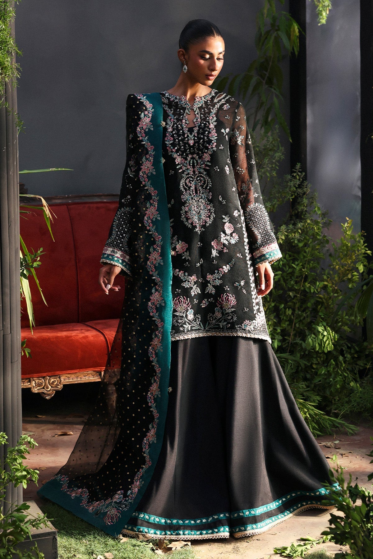 AFROZEH | La Fuchsia 2025 - Larosea