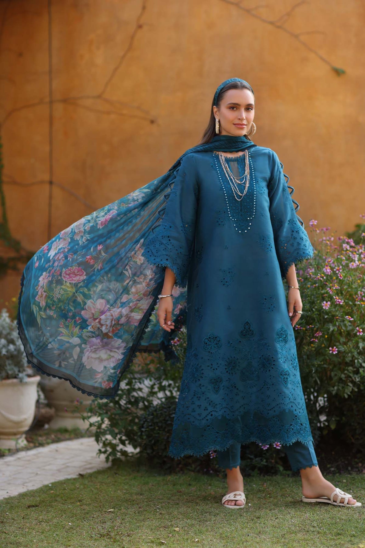 NOOR by Sadia Asad : Luxe Chikankaari 2025-D8-B  Unstitched Lawn