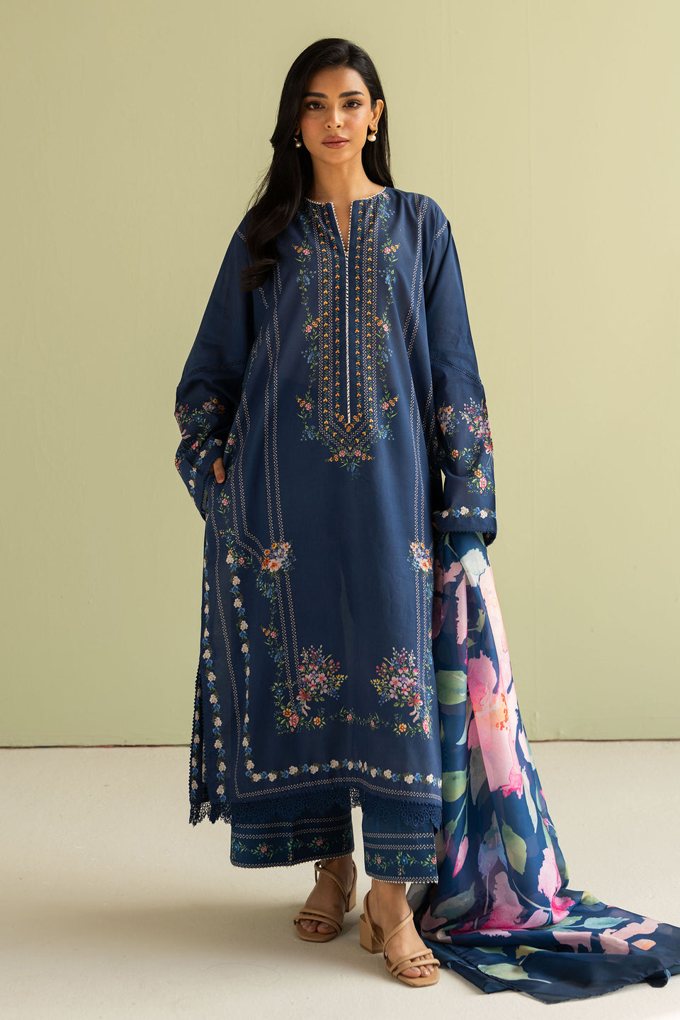 ZARA SHAHJAHAN | COCO Prints 2025 | Ria-3B Unstitched