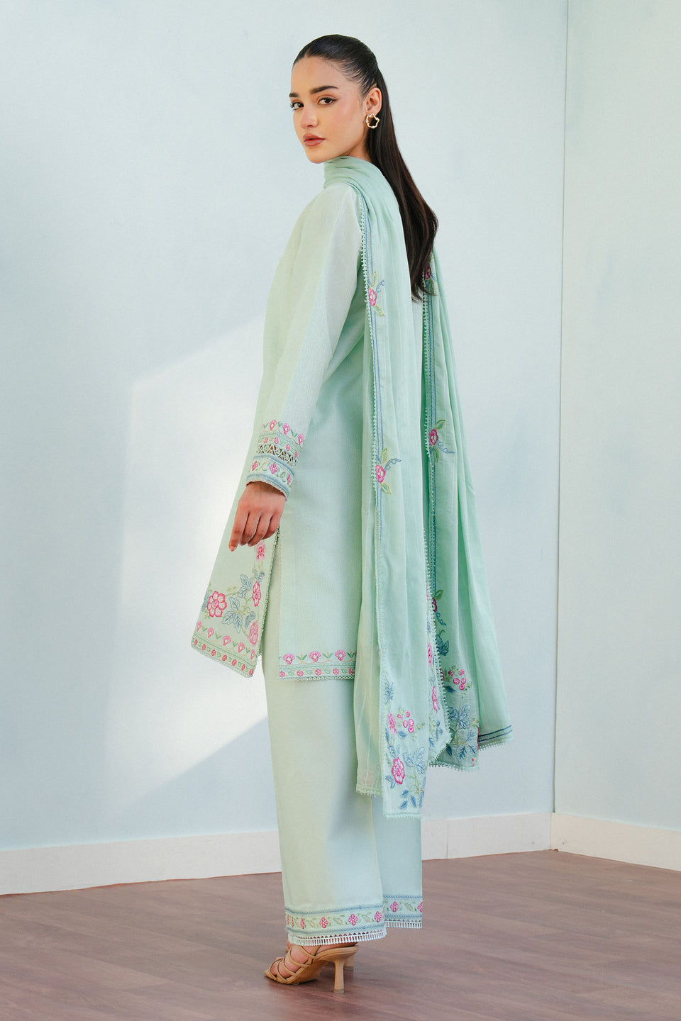 ZARA SHAHJAHAN : COCO Lawn 2025 - Indi-9A