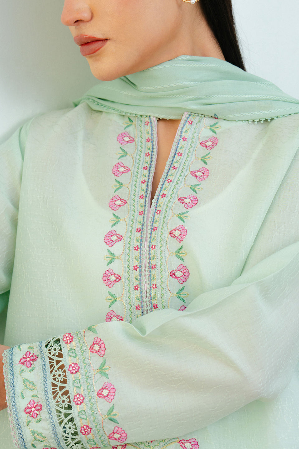 ZARA SHAHJAHAN : COCO Lawn 2025 - Indi-9A